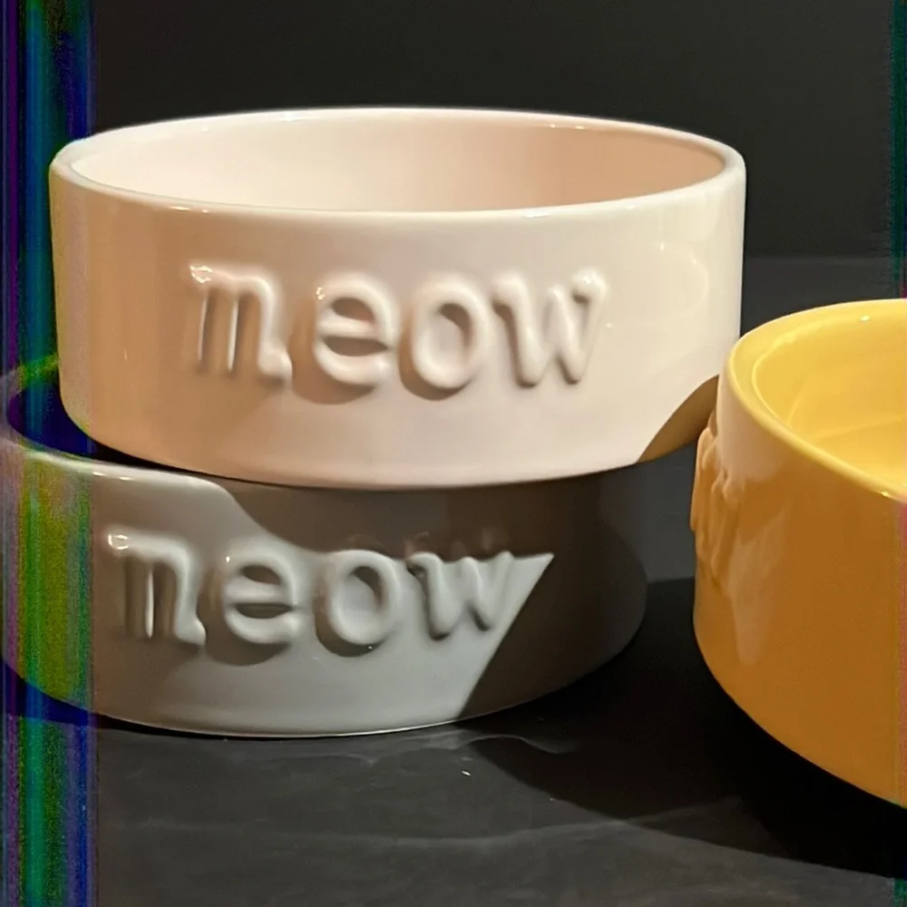 “meow” sculpted small bowl-grey/pale pink/mustard